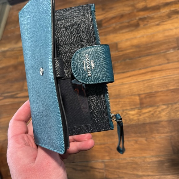 Coach 7 card cellphone wallet - Picture 4 of 7